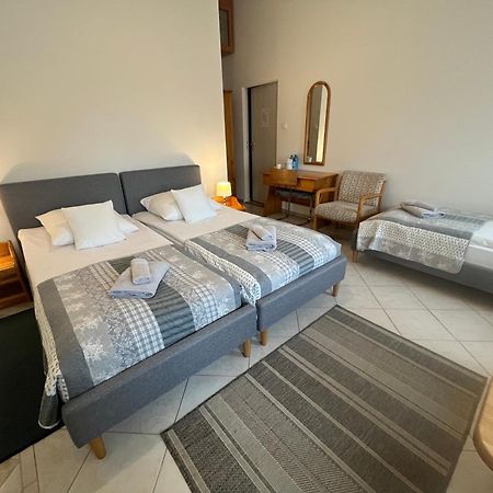 Gosciniec Jantar Hotel Гижицко Екстериор снимка