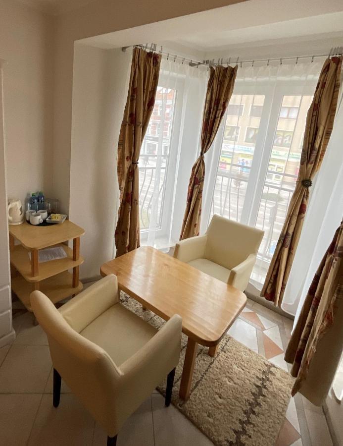 Gosciniec Jantar Hotel Гижицко Екстериор снимка