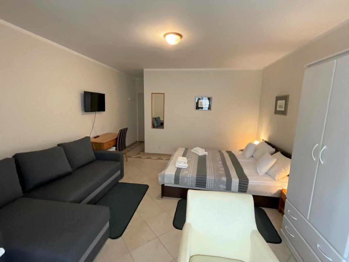 Gosciniec Jantar Hotel Гижицко Екстериор снимка