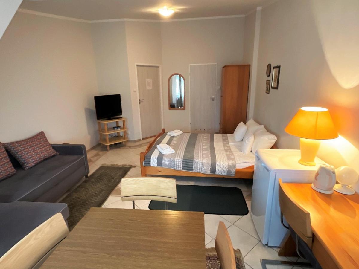 Gosciniec Jantar Hotel Гижицко Екстериор снимка