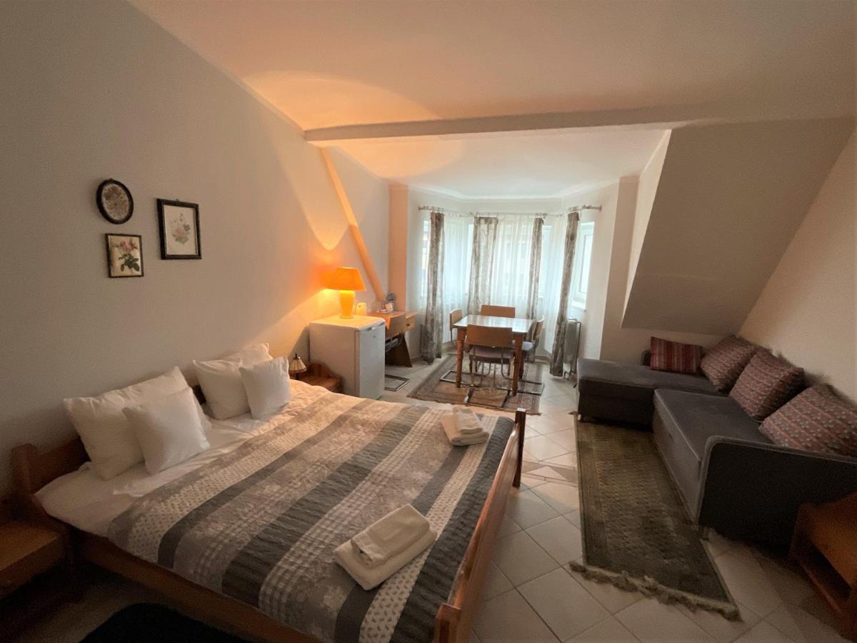 Gosciniec Jantar Hotel Гижицко Екстериор снимка