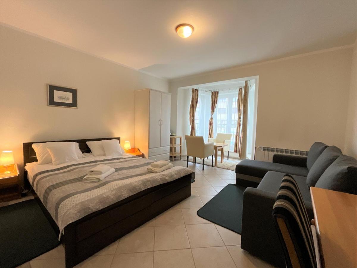 Gosciniec Jantar Hotel Гижицко Екстериор снимка