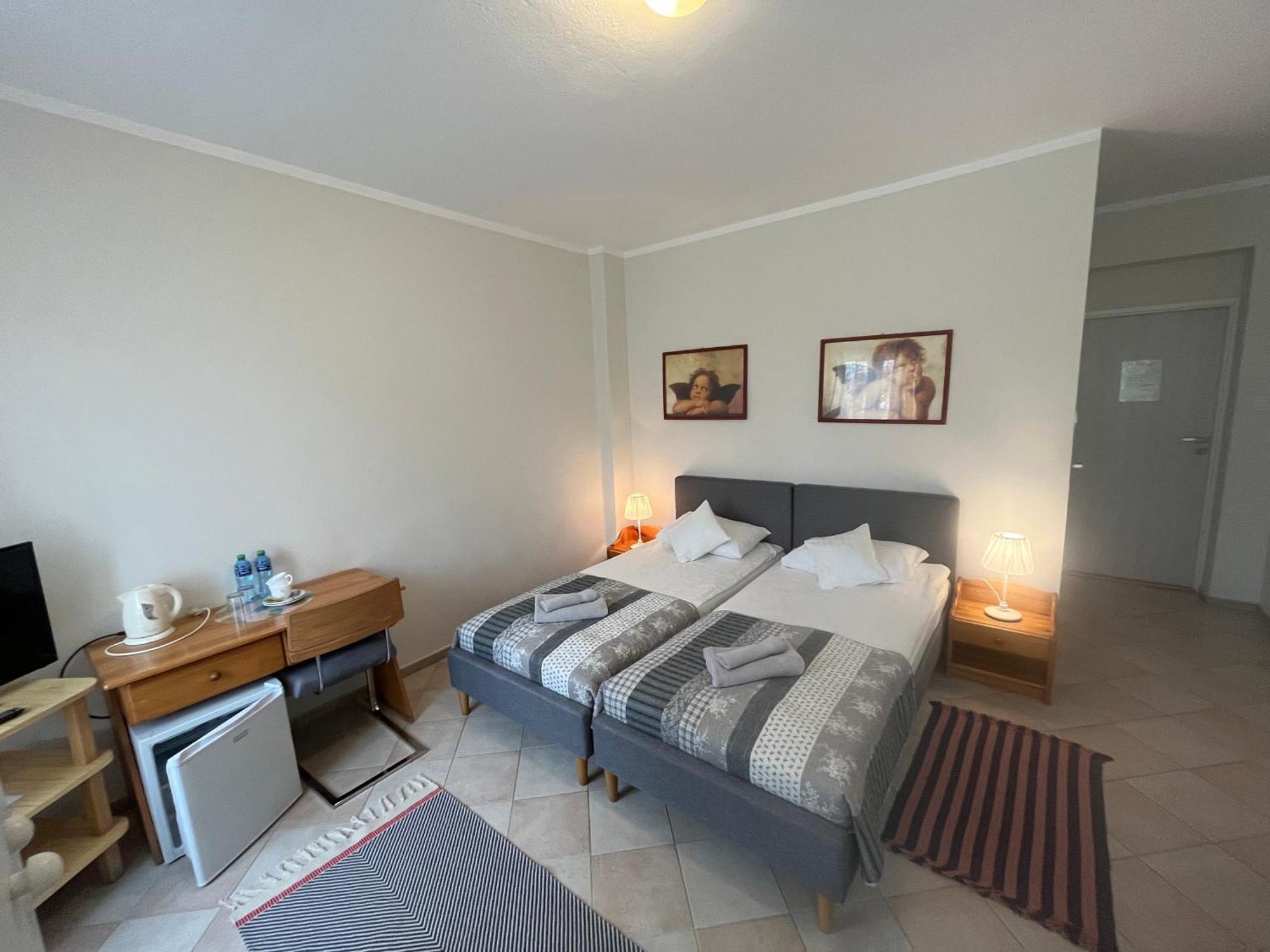 Gosciniec Jantar Hotel Гижицко Екстериор снимка