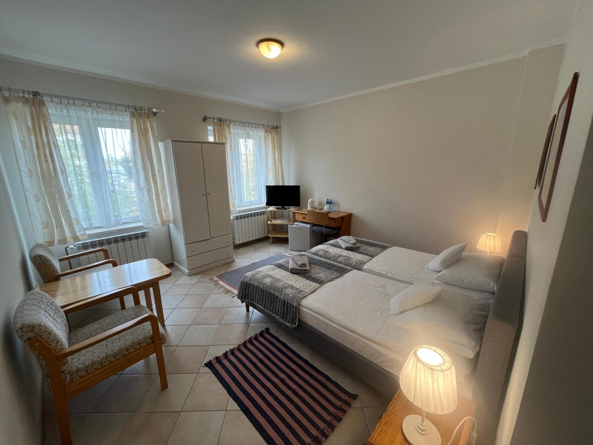 Gosciniec Jantar Hotel Гижицко Екстериор снимка