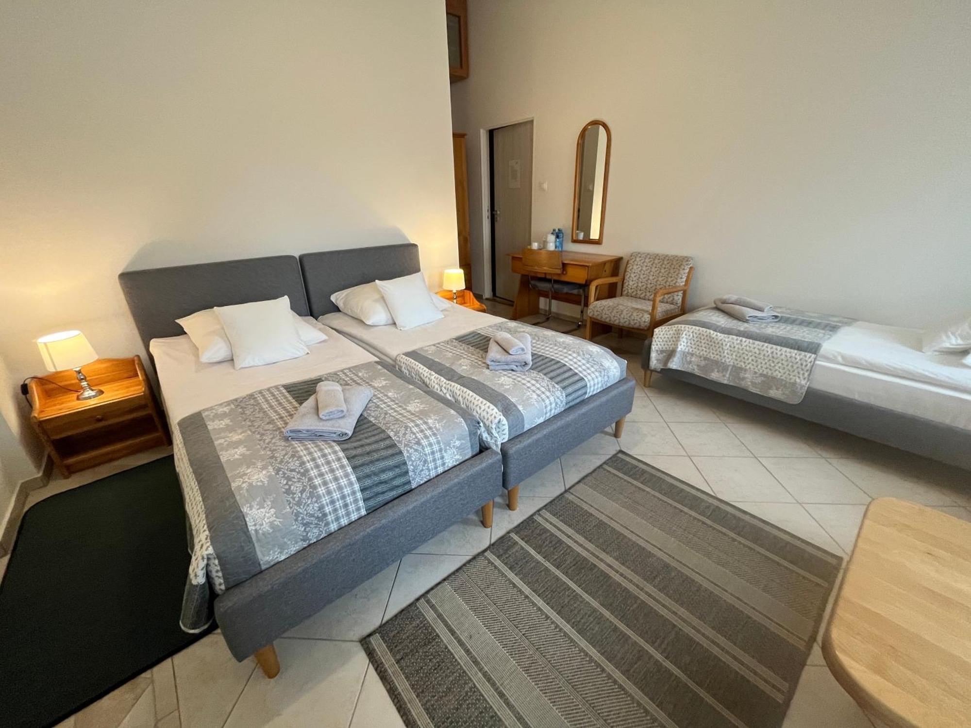 Gosciniec Jantar Hotel Гижицко Екстериор снимка