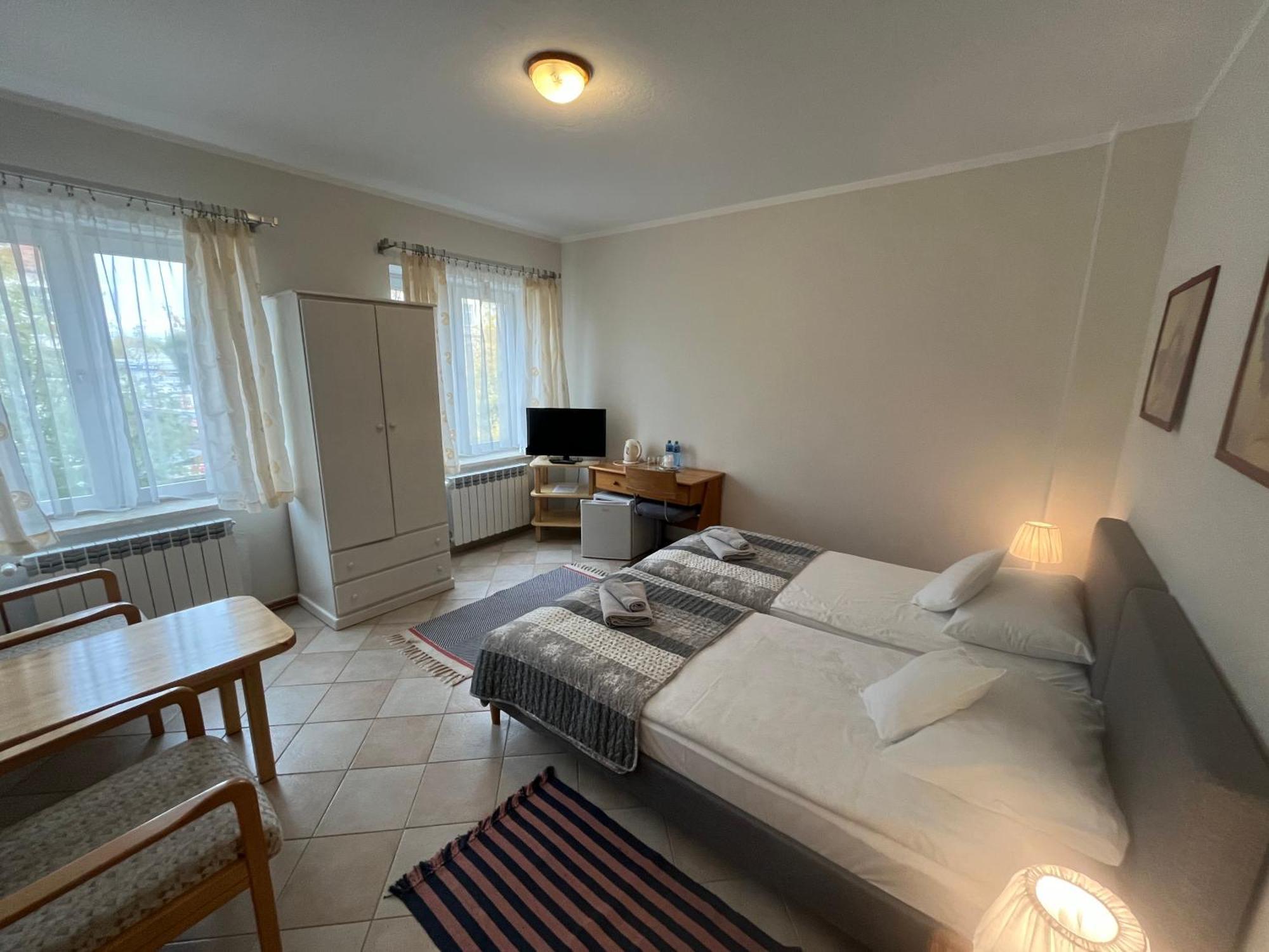 Gosciniec Jantar Hotel Гижицко Екстериор снимка
