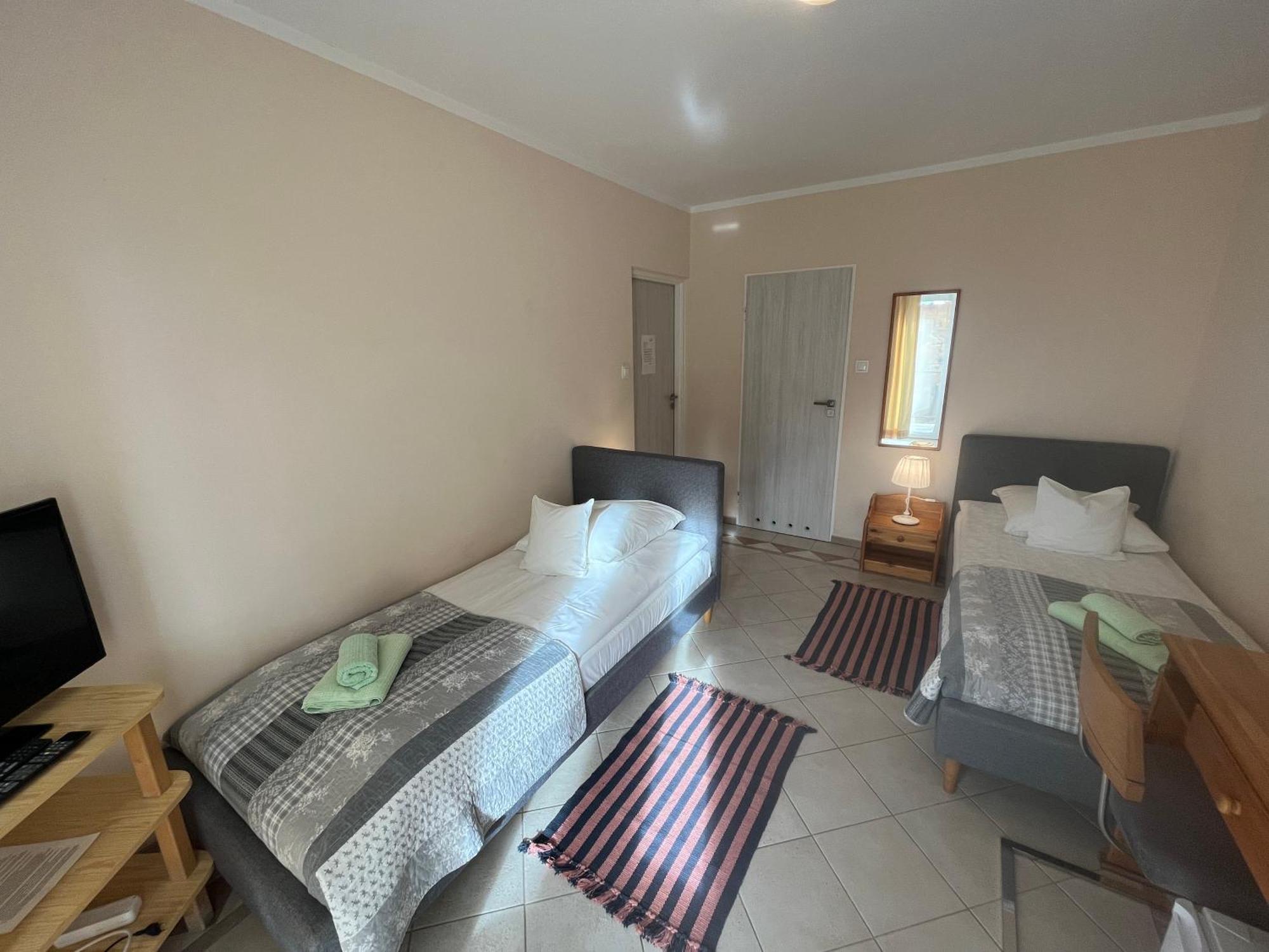 Gosciniec Jantar Hotel Гижицко Екстериор снимка