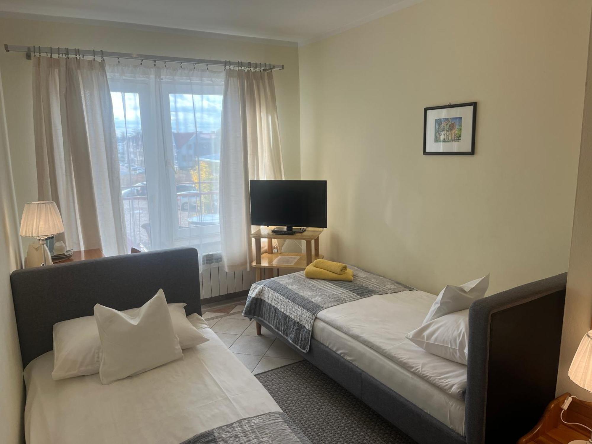 Gosciniec Jantar Hotel Гижицко Екстериор снимка
