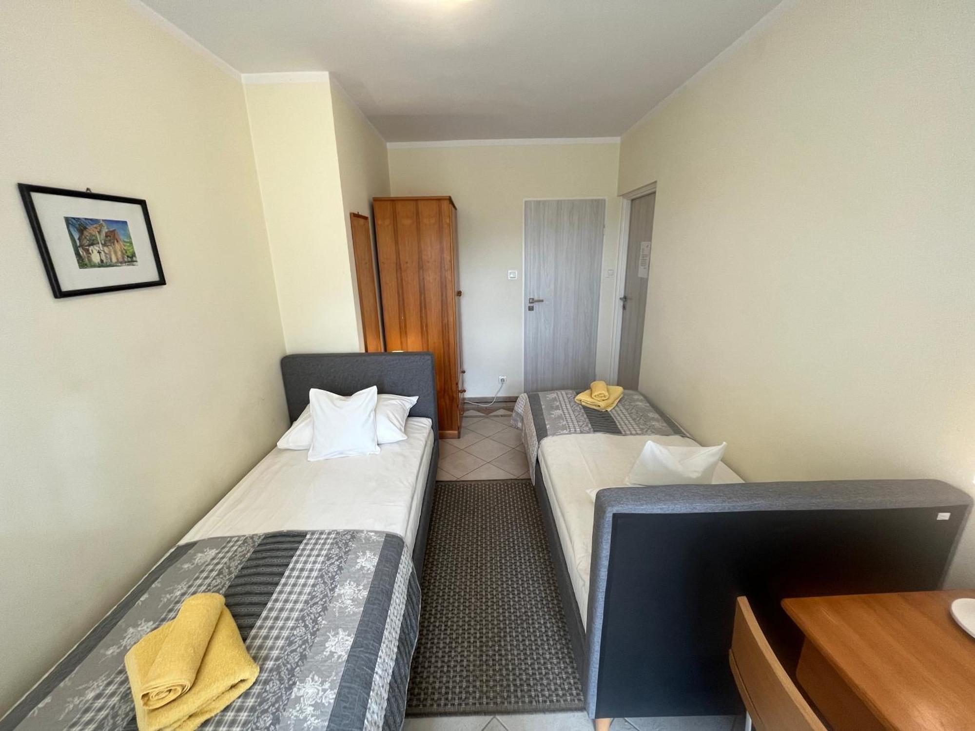 Gosciniec Jantar Hotel Гижицко Екстериор снимка