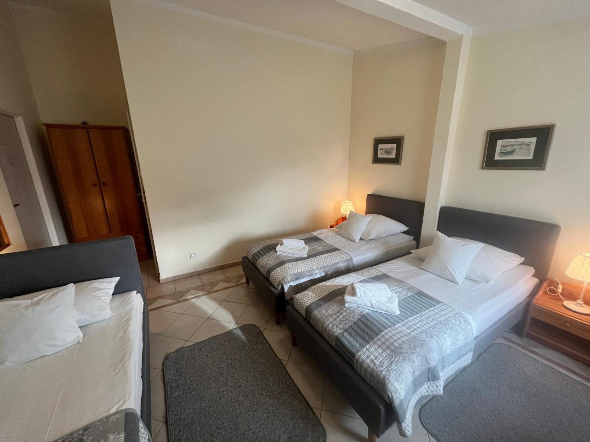Gosciniec Jantar Hotel Гижицко Екстериор снимка